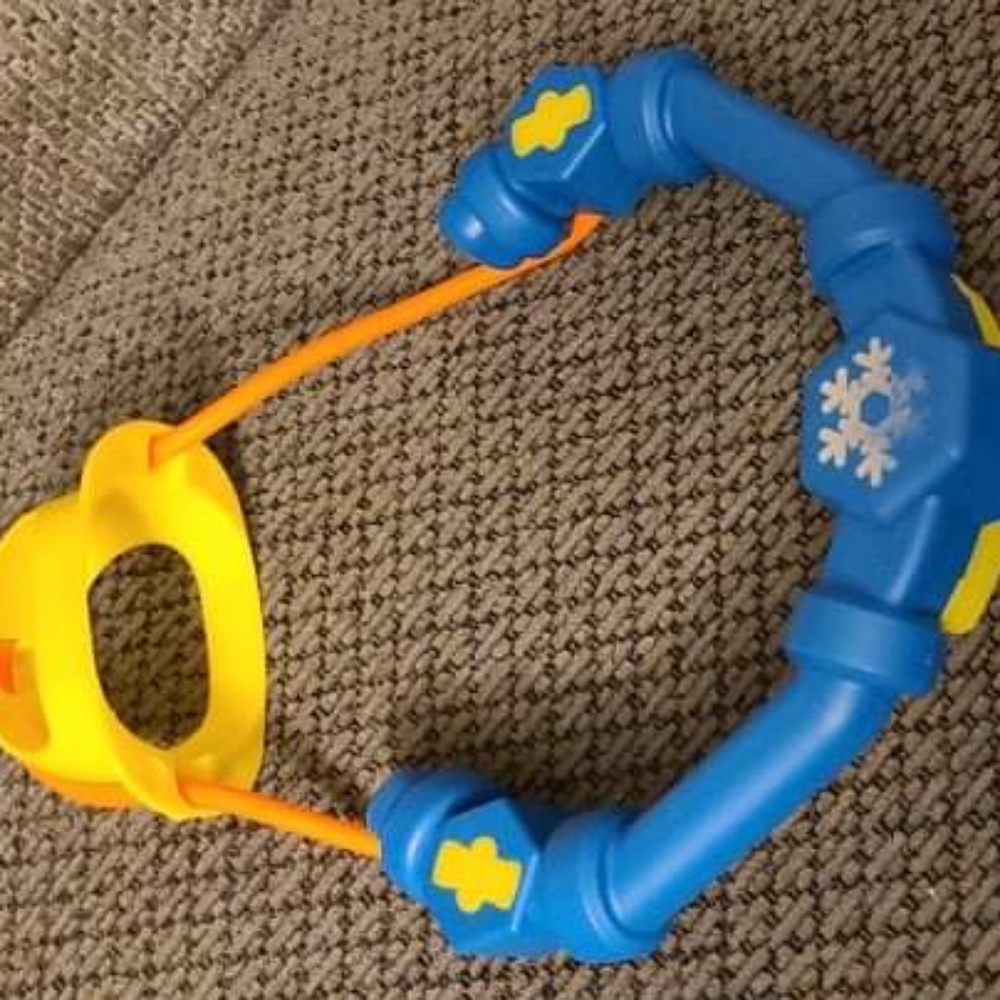 Snowball maker and thrower